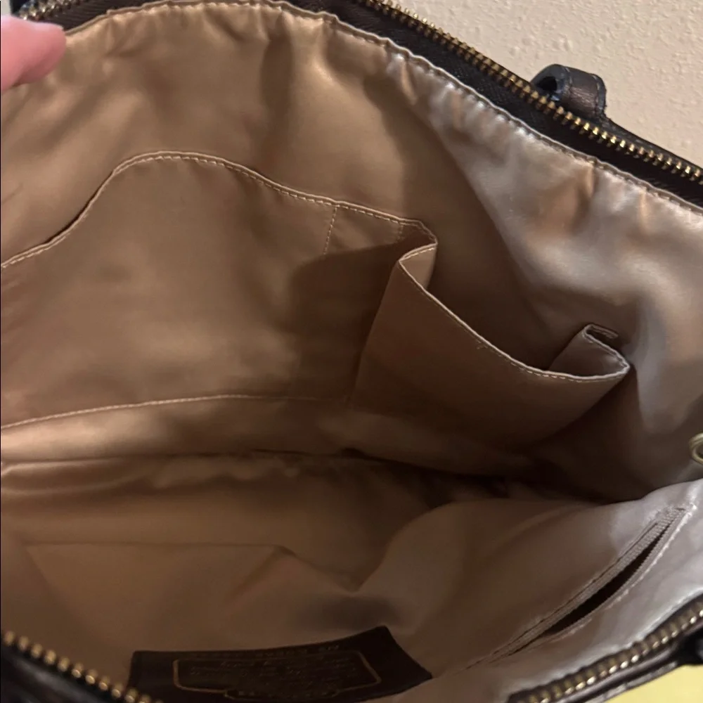 Coach Patterned Tote Bag with zipper - Picture 8 of 17